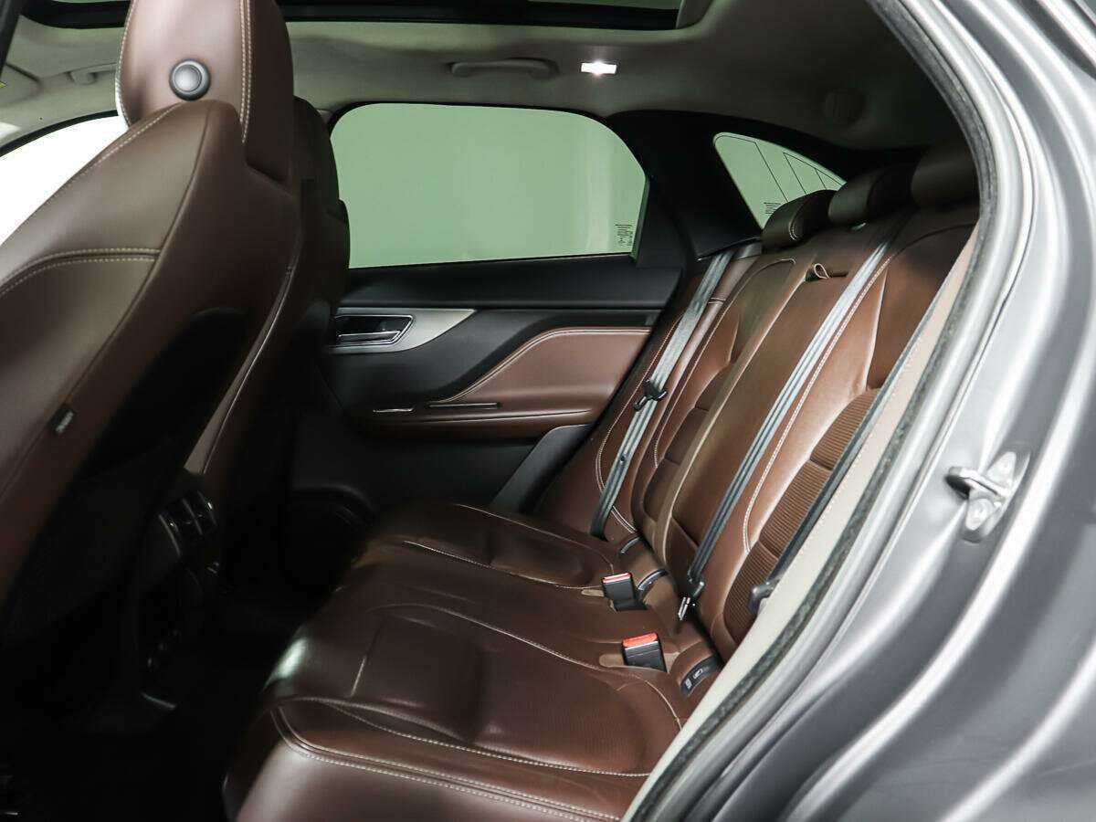 Jaguar F-Pace с пробегом — 2017 год. Фото: #9