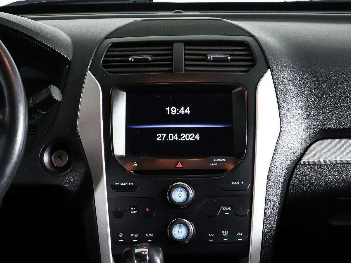Ford Explorer с пробегом — 2013 год. Фото: #11