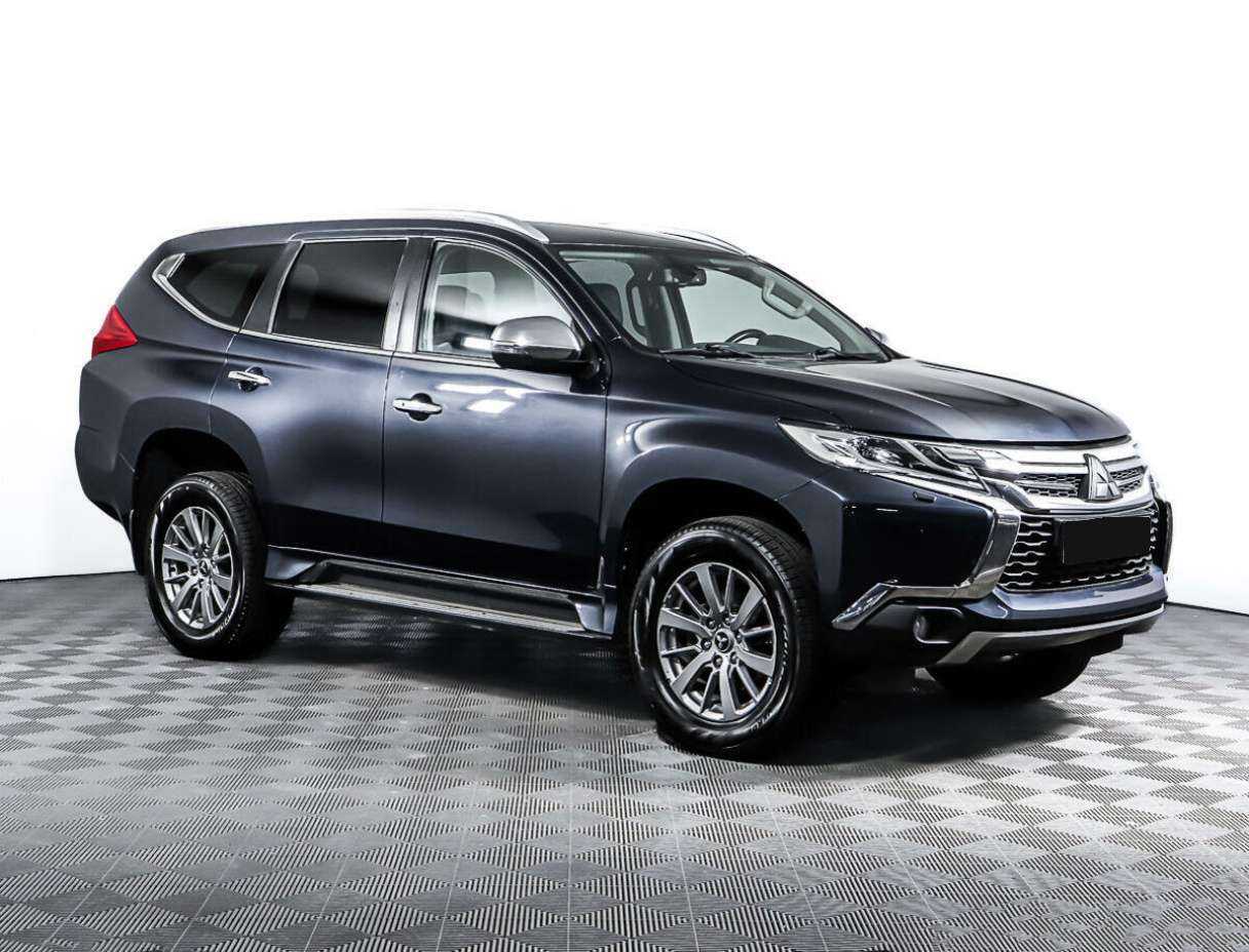 Mitsubishi Pajero Sport с пробегом — 2018 год. Фото: #2