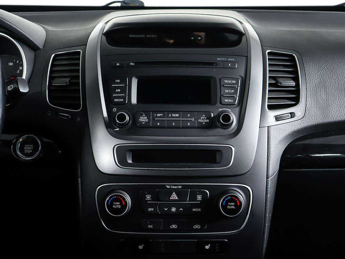 Kia Sorento с пробегом — 2016 год. Фото: #12