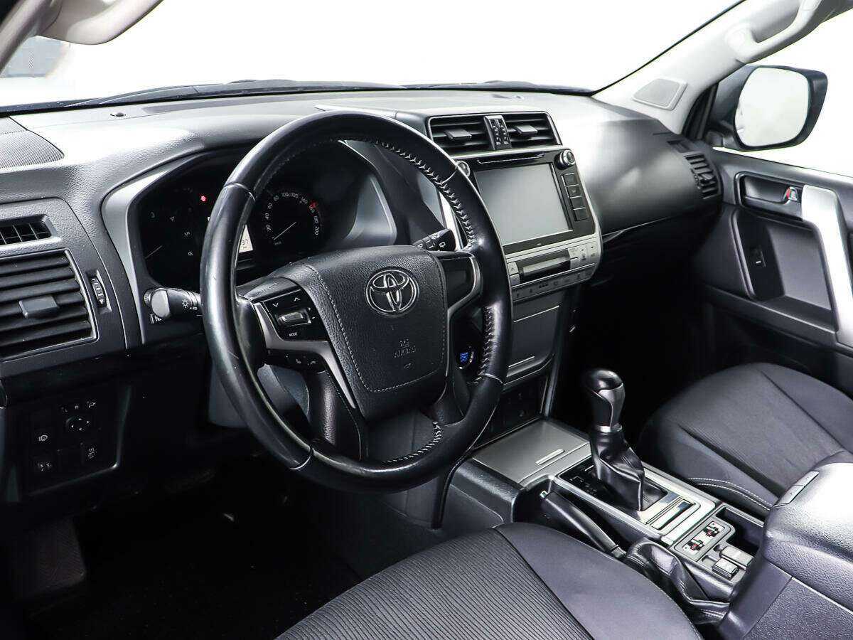 Toyota Land Cruiser Prado с пробегом — 2018 год. Фото: #11