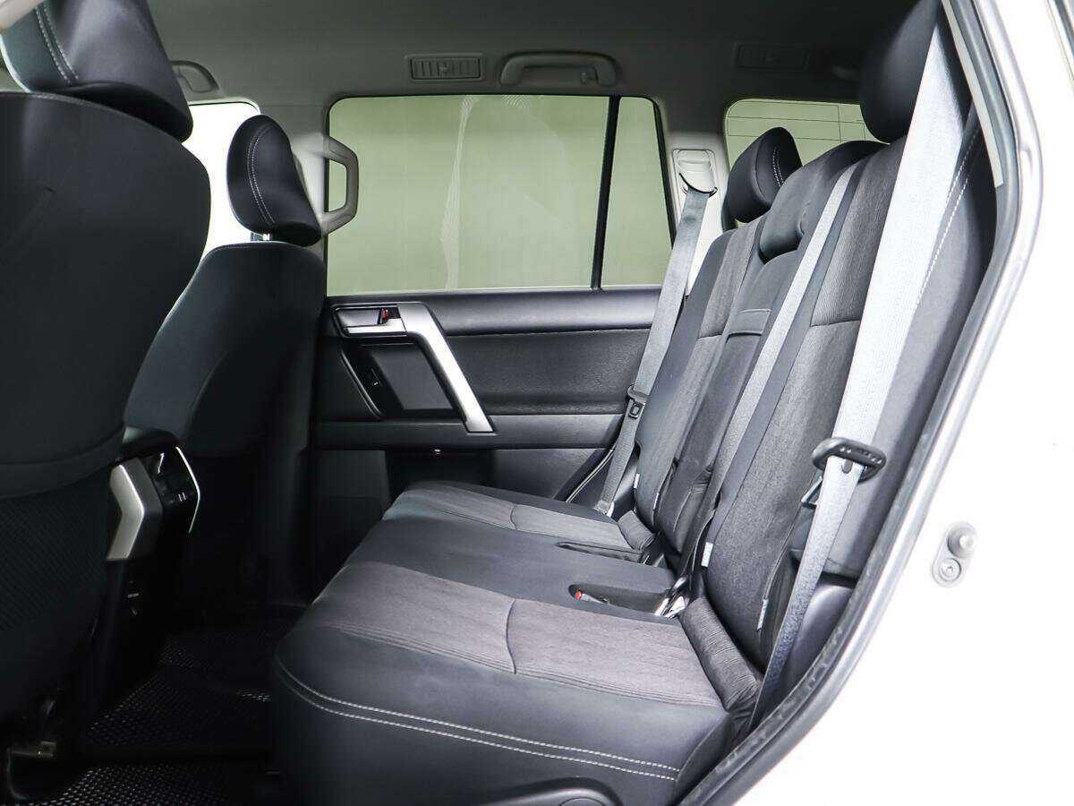 Toyota Land Cruiser Prado с пробегом — 2021 год. Фото: #9