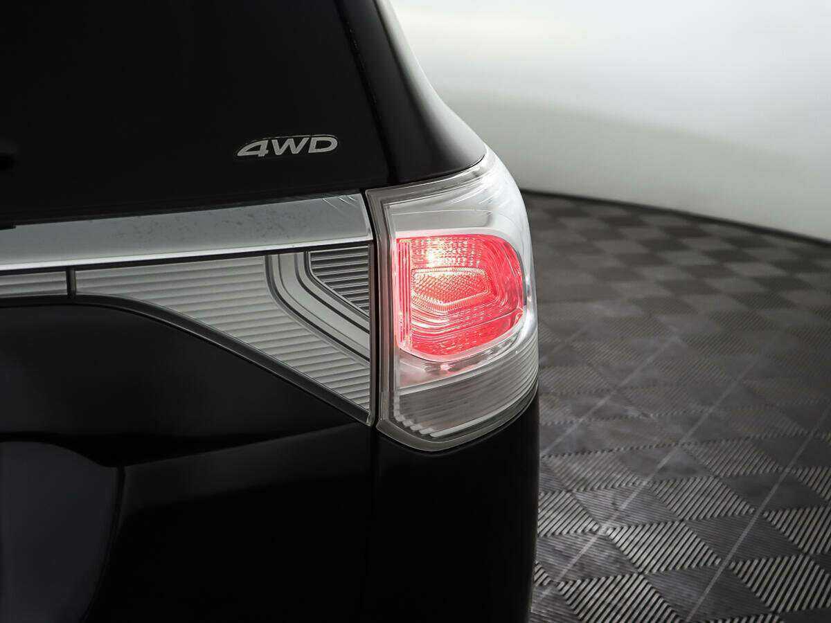 Mitsubishi Outlander с пробегом — 2012 год. Фото: #21