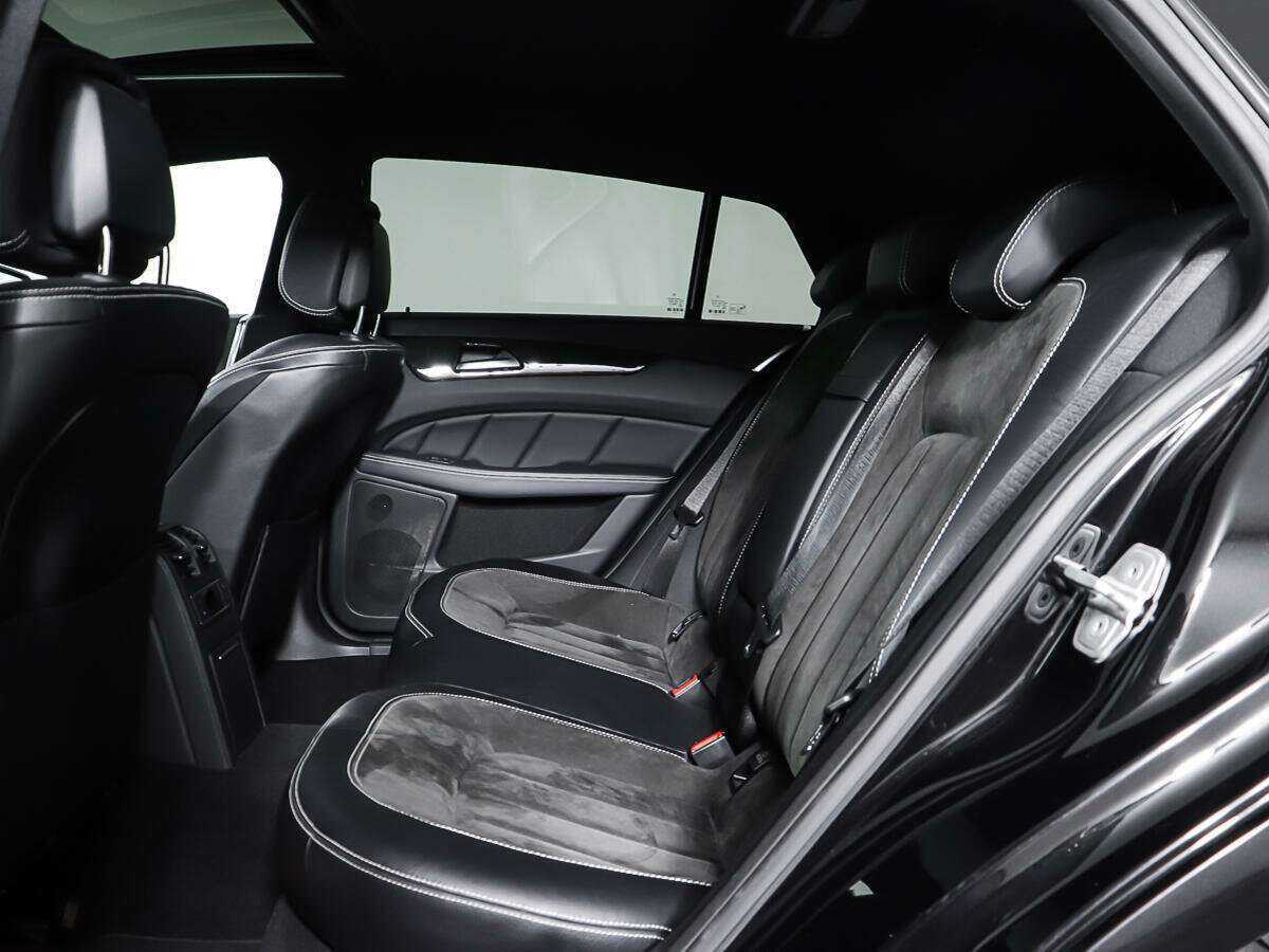 Mercedes-Benz CLS с пробегом — 2017 год. Фото: #9