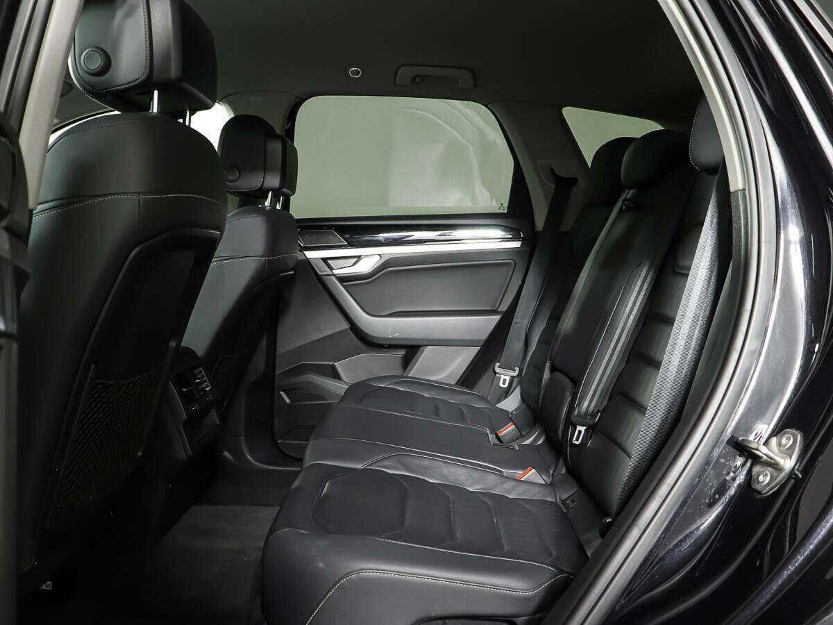 Volkswagen Touareg с пробегом — 2019 год. Фото: #11