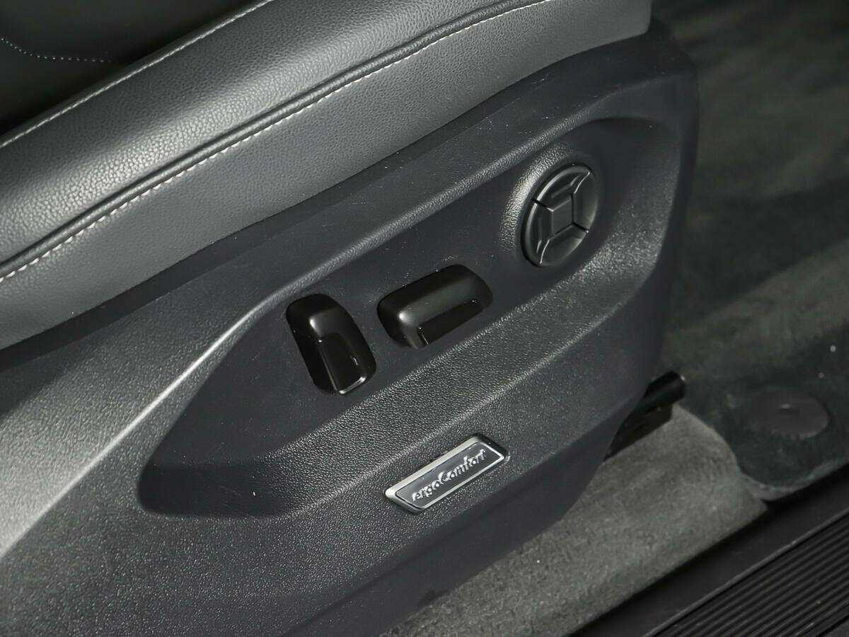 Volkswagen Touareg с пробегом — 2019 год. Фото: #18