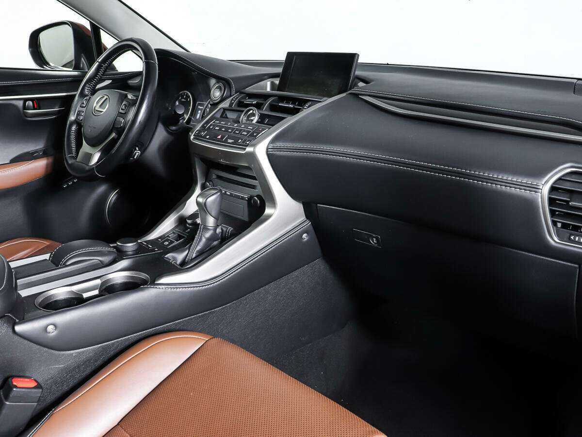 Lexus NX с пробегом — 2015 год. Фото: #8