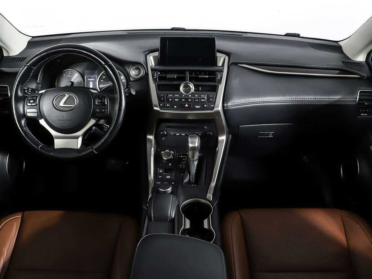 Lexus NX с пробегом — 2015 год. Фото: #10