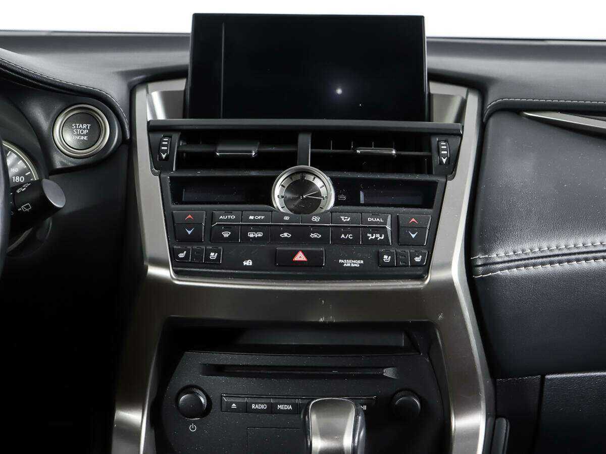 Lexus NX с пробегом — 2015 год. Фото: #11