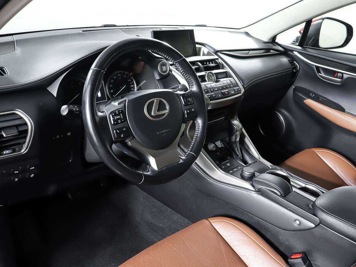 Lexus NX с пробегом — 2015 год. Фото: #12