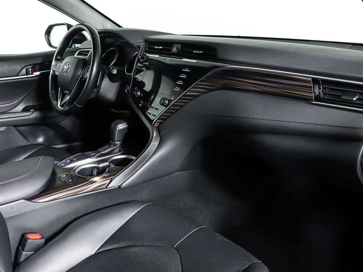 Toyota Camry с пробегом — 2019 год. Фото: #8
