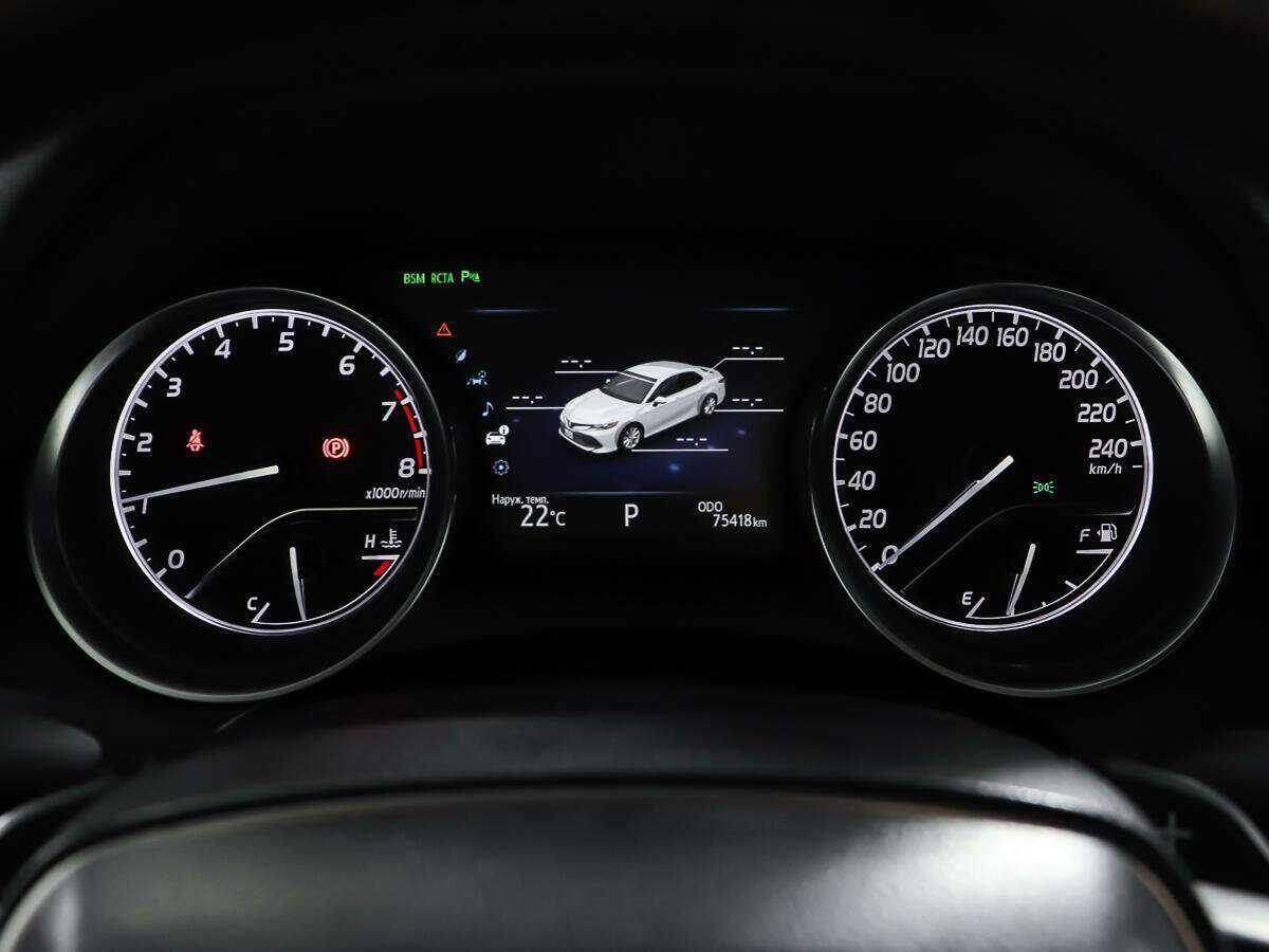 Toyota Camry с пробегом — 2019 год. Фото: #13