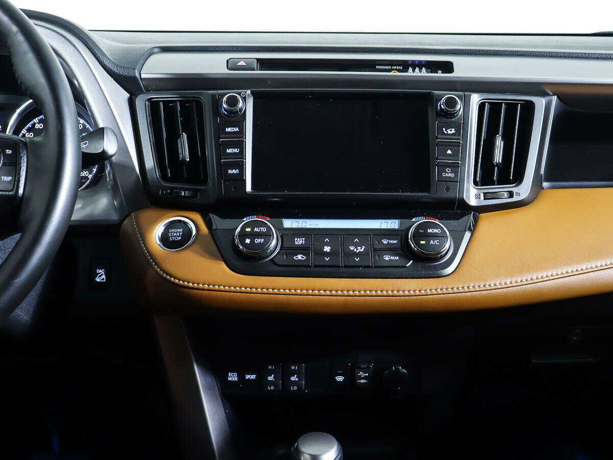 Toyota RAV4 с пробегом — 2018 год. Фото: #11