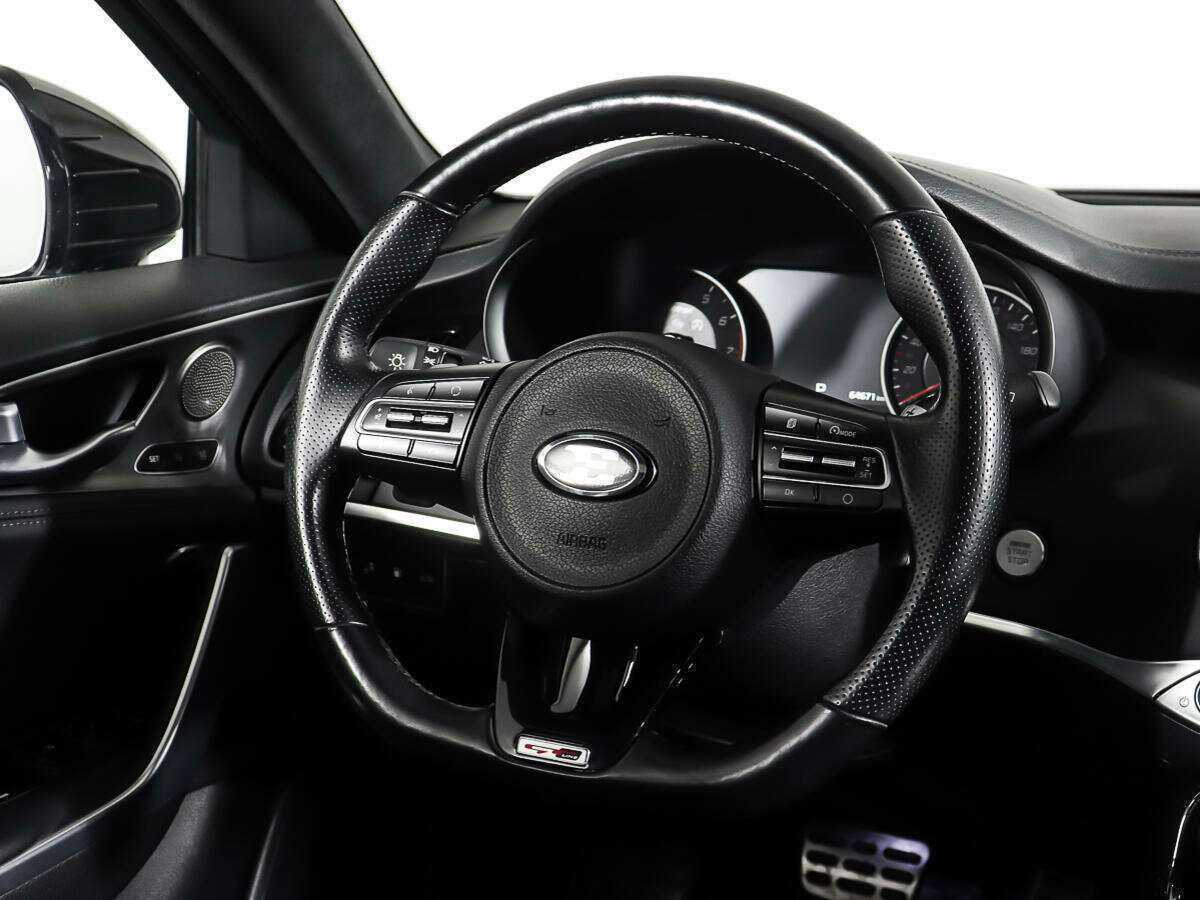 Kia Stinger с пробегом — 2018 год. Фото: #11