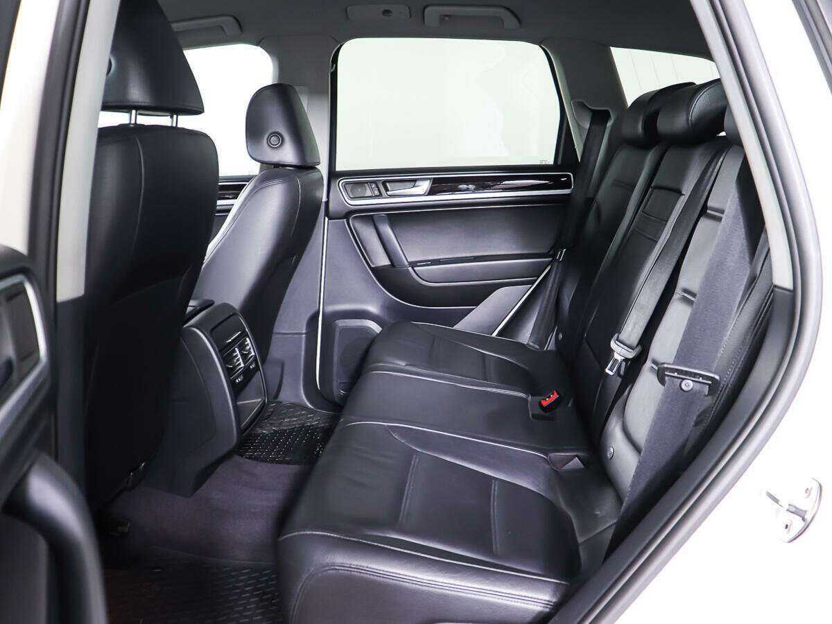 Volkswagen Touareg с пробегом — 2010 год. Фото: #9