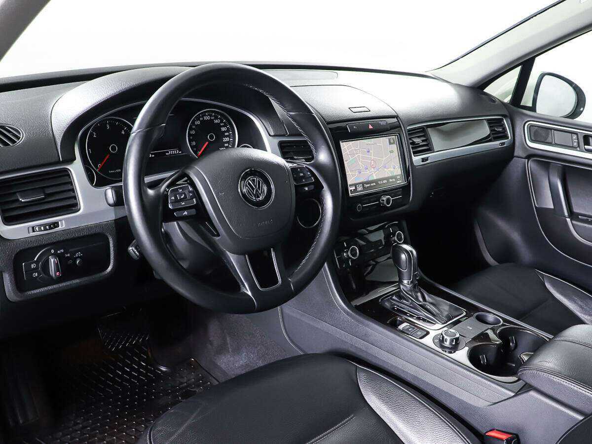 Volkswagen Touareg с пробегом — 2010 год. Фото: #12