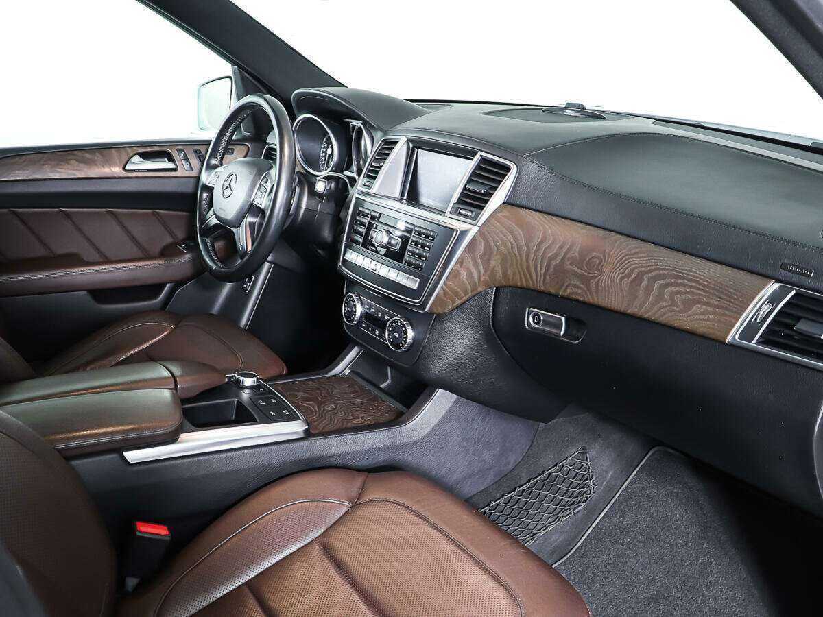 Mercedes-Benz GL-Класс с пробегом — 2015 год. Фото: #8