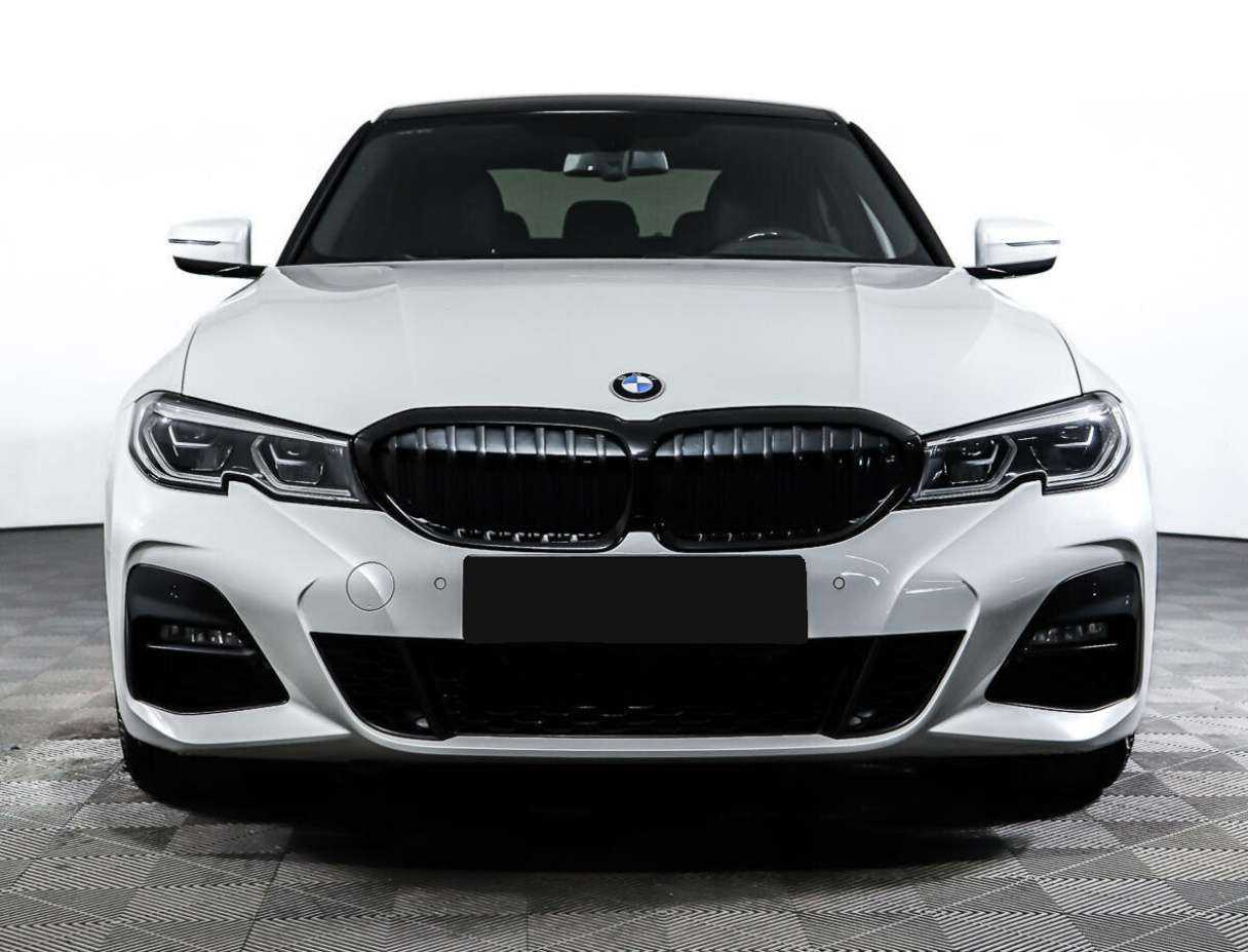 BMW 3 серии с пробегом — 2019 год. Фото: #1