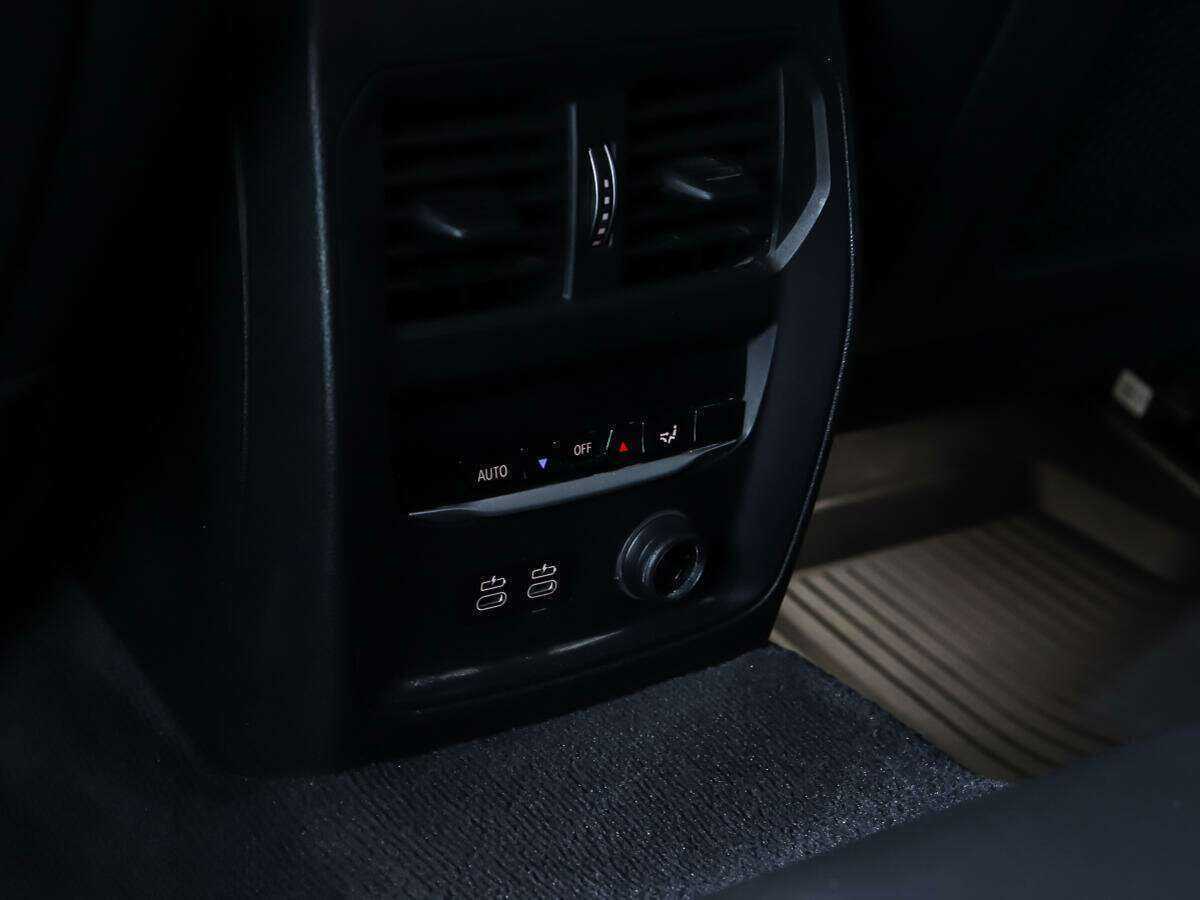 BMW 3 серии с пробегом — 2019 год. Фото: #14