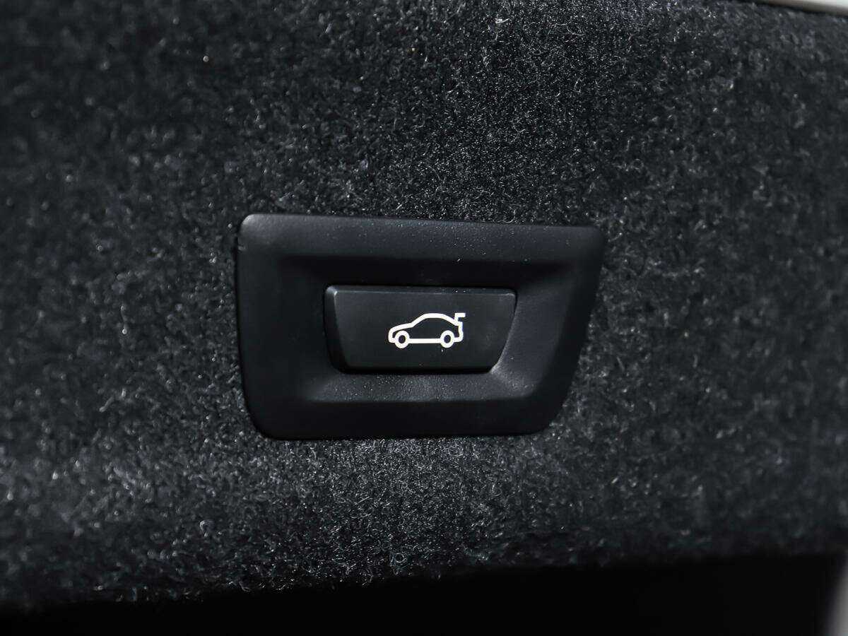 BMW 3 серии с пробегом — 2019 год. Фото: #17