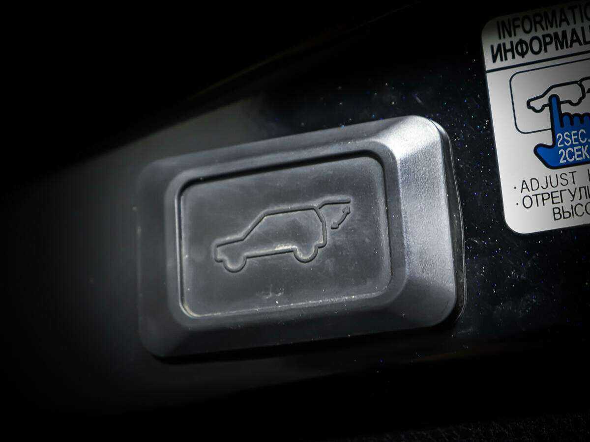 Toyota RAV4 с пробегом — 2018 год. Фото: #17