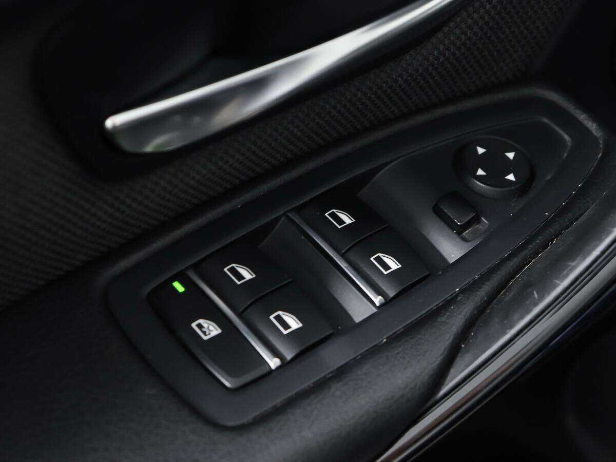 BMW 3 серии с пробегом — 2017 год. Фото: #16