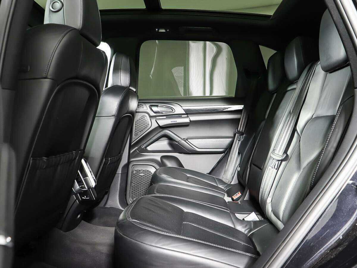 Porsche Cayenne с пробегом — 2012 год. Фото: #11