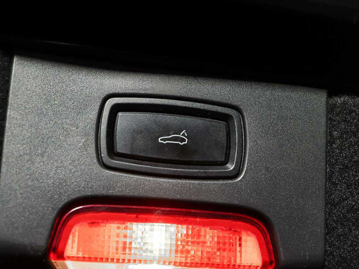 Porsche Cayenne с пробегом — 2012 год. Фото: #18