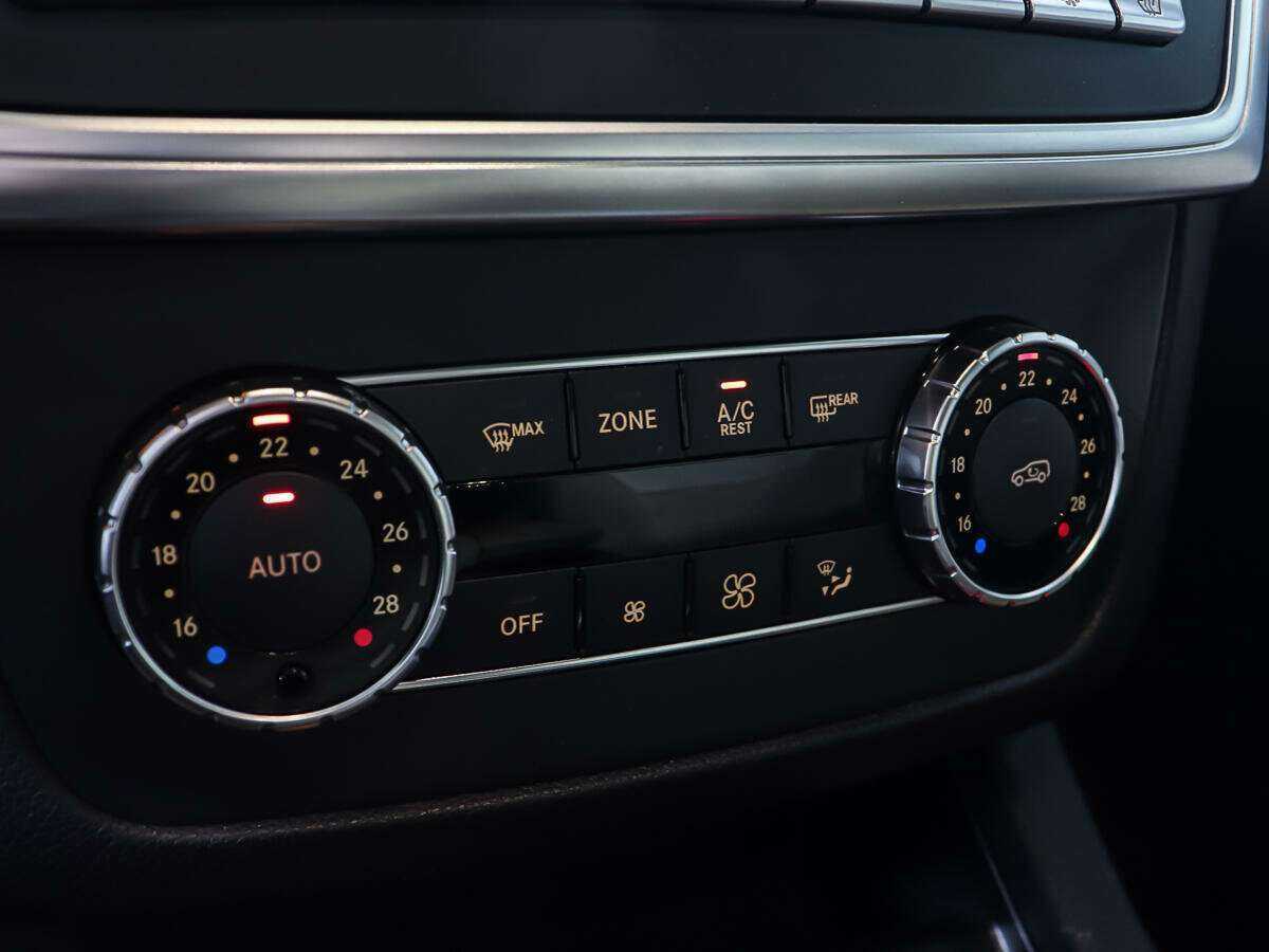 Mercedes-Benz GL-Класс с пробегом — 2015 год. Фото: #18