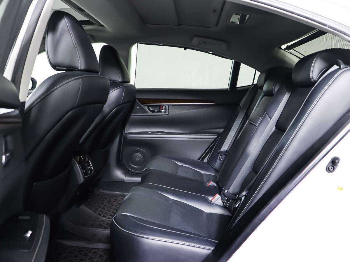 Lexus ES с пробегом — 2013 год. Фото: #9