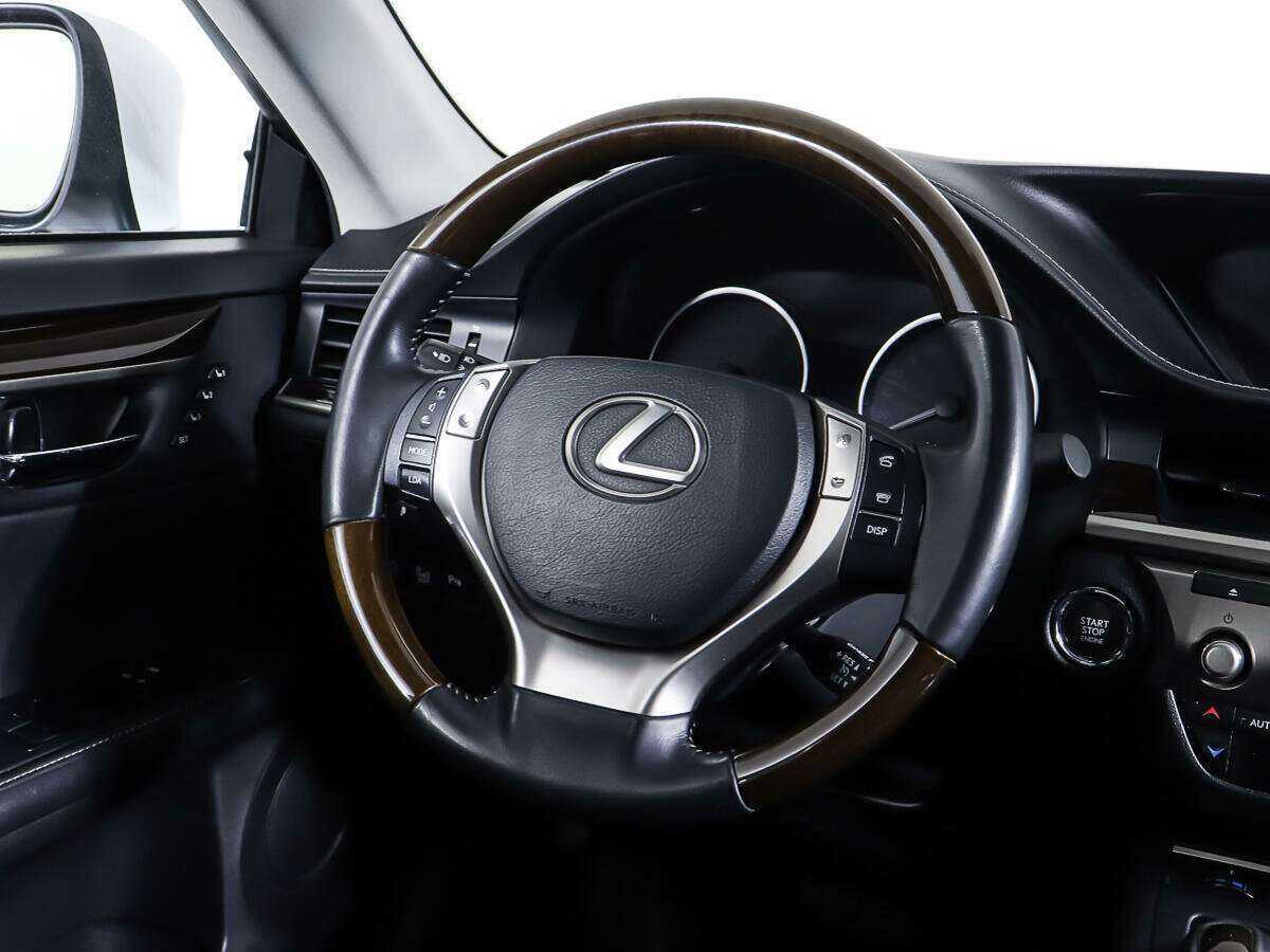Lexus ES с пробегом — 2013 год. Фото: #14