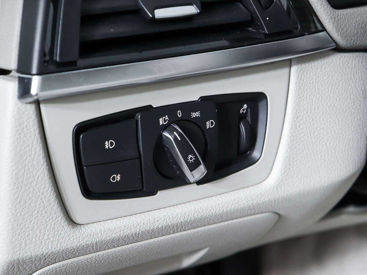 BMW 3 серии с пробегом — 2012 год. Фото: #14