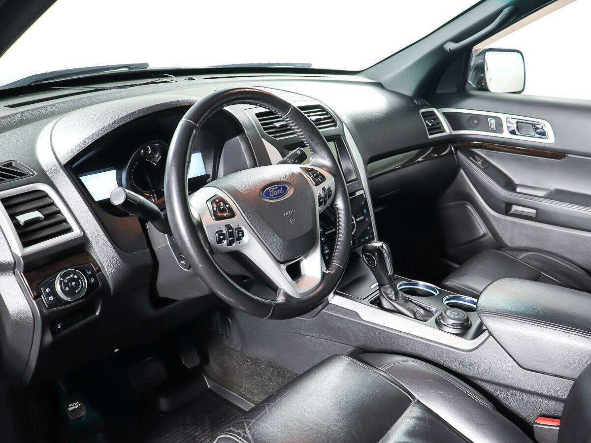 Ford Explorer с пробегом — 2011 год. Фото: #14