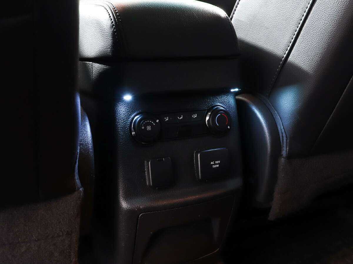 Ford Explorer с пробегом — 2011 год. Фото: #15