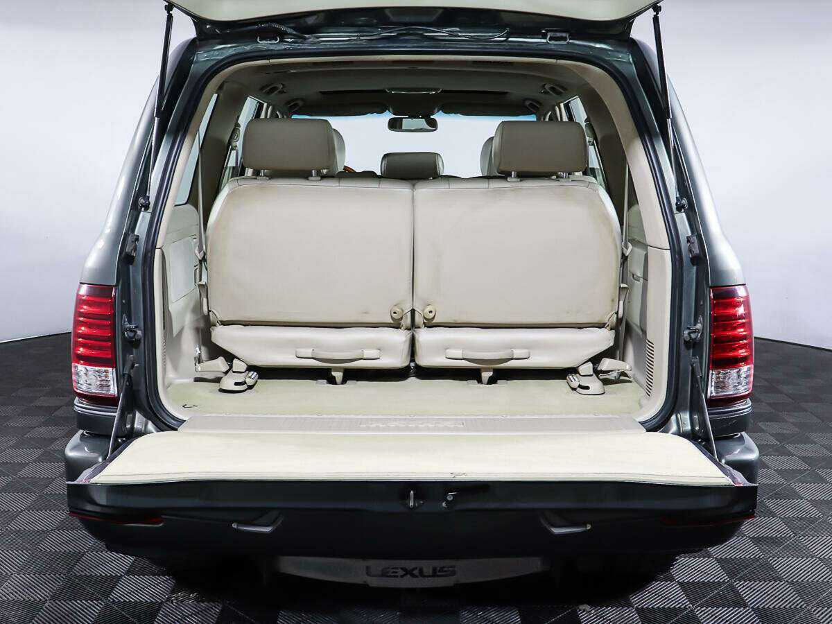 Lexus LX с пробегом — 2005 год. Фото: #9