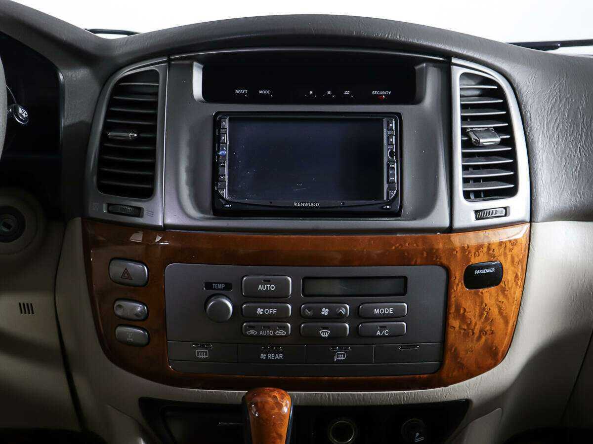 Lexus LX с пробегом — 2005 год. Фото: #13