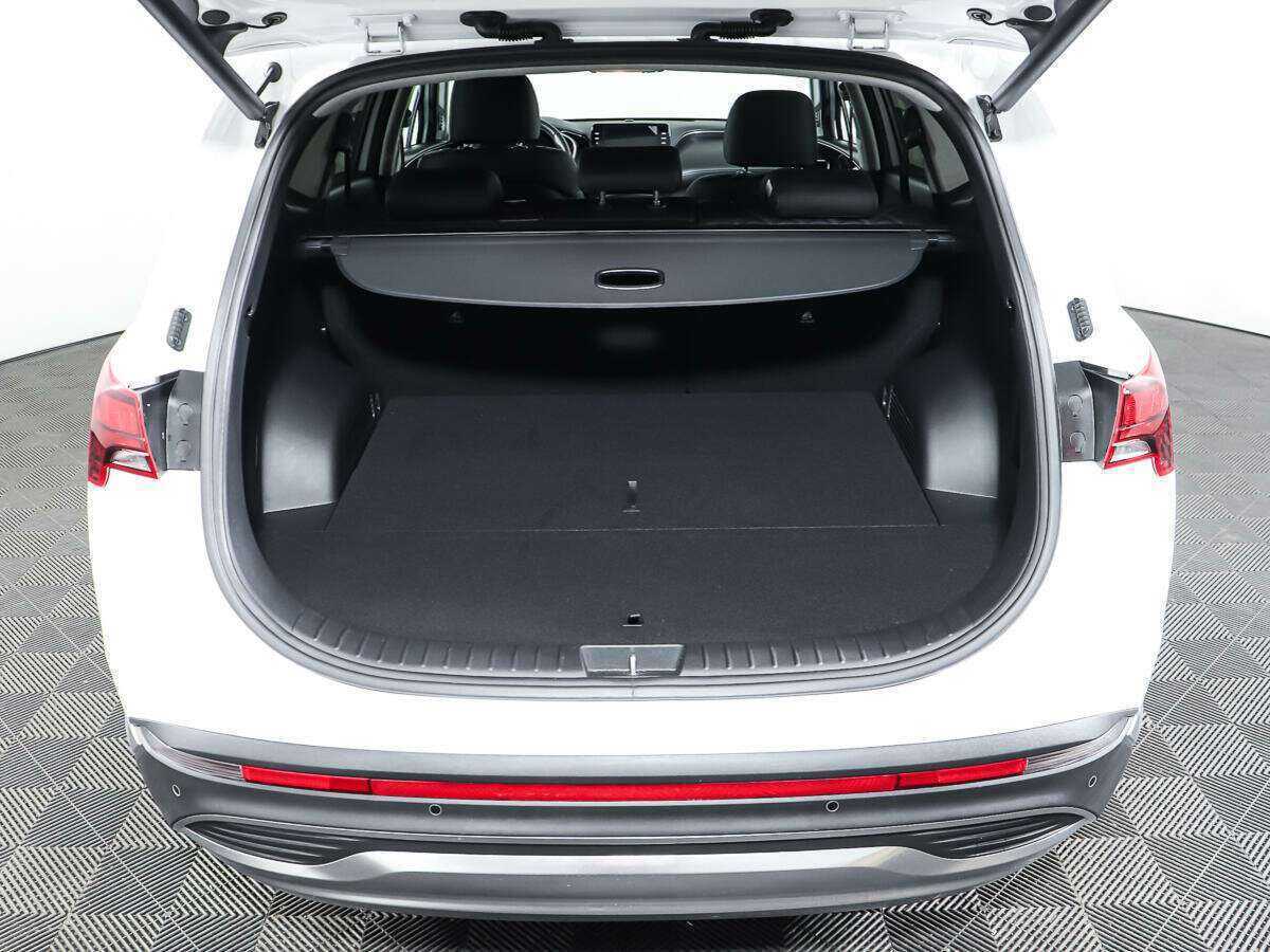 Hyundai Santa Fe с пробегом — 2022 год. Фото: #8