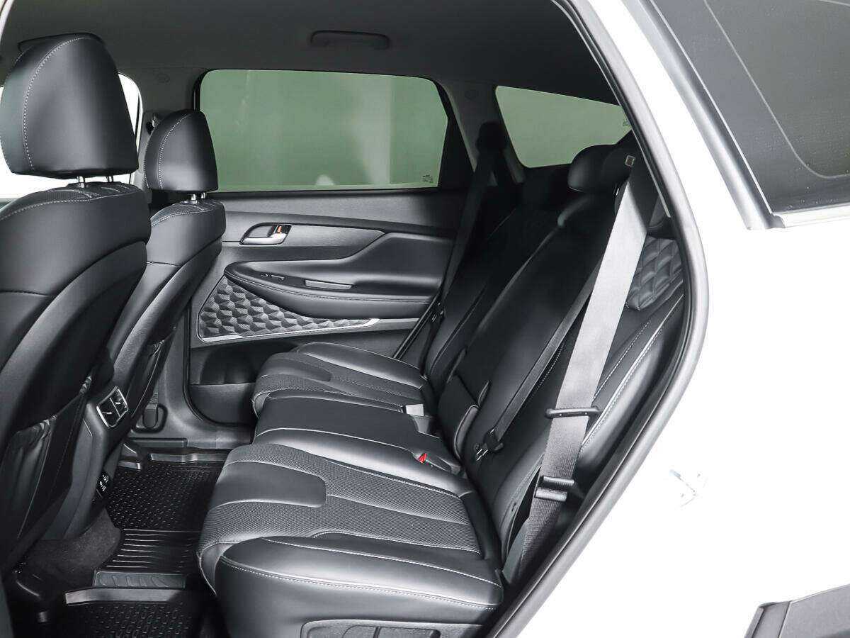 Hyundai Santa Fe с пробегом — 2022 год. Фото: #10