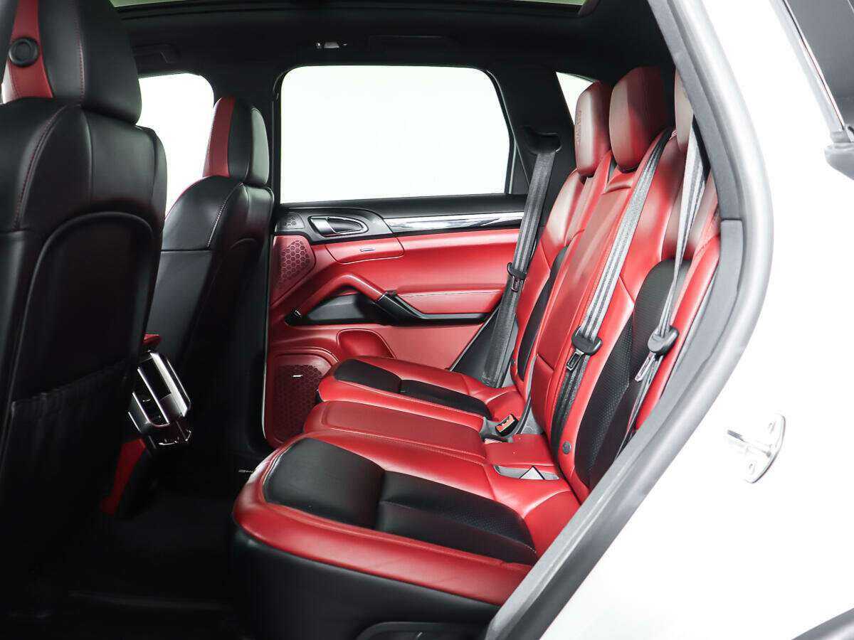 Porsche Cayenne с пробегом — 2017 год. Фото: #9