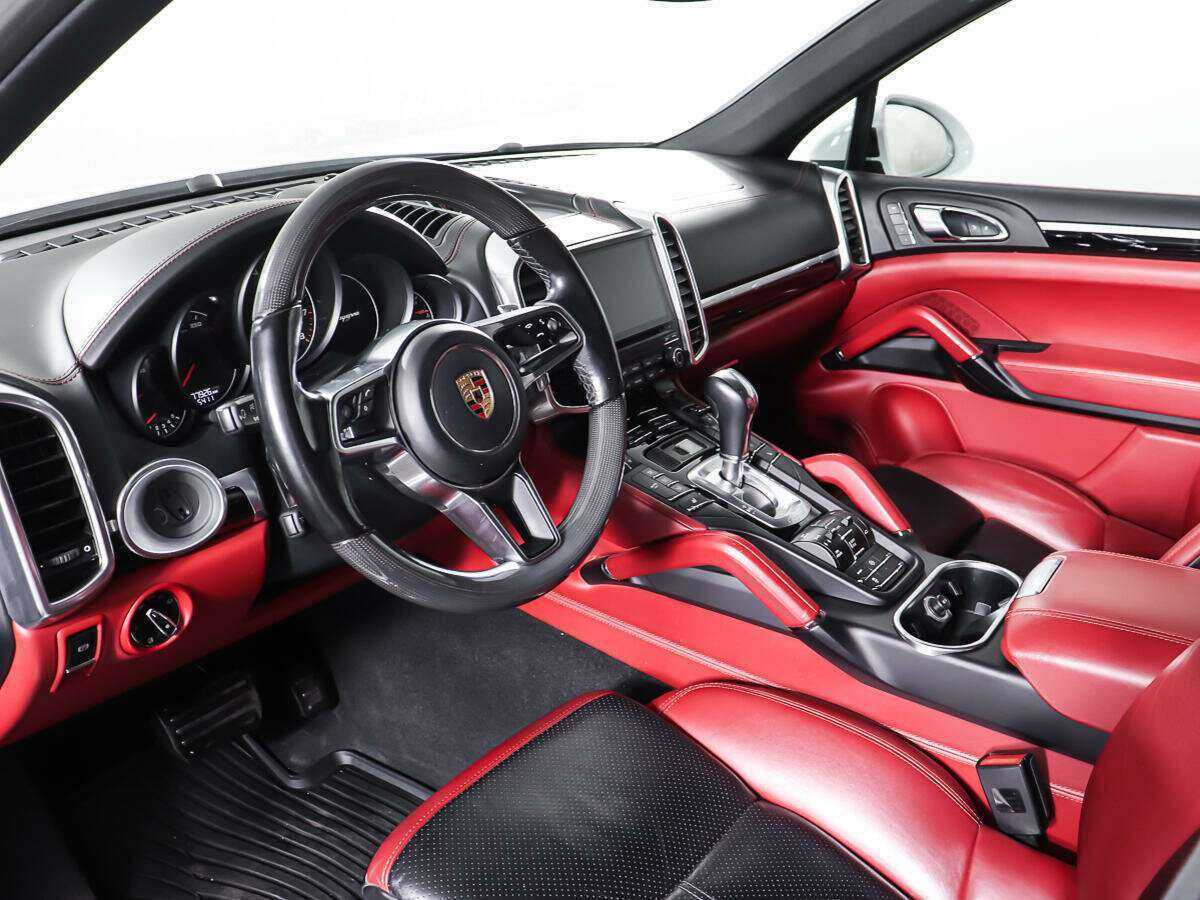 Porsche Cayenne с пробегом — 2017 год. Фото: #12