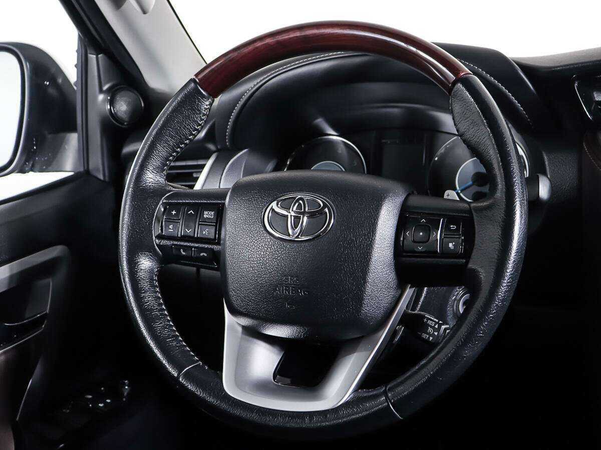 Toyota Fortuner с пробегом — 2019 год. Фото: #14