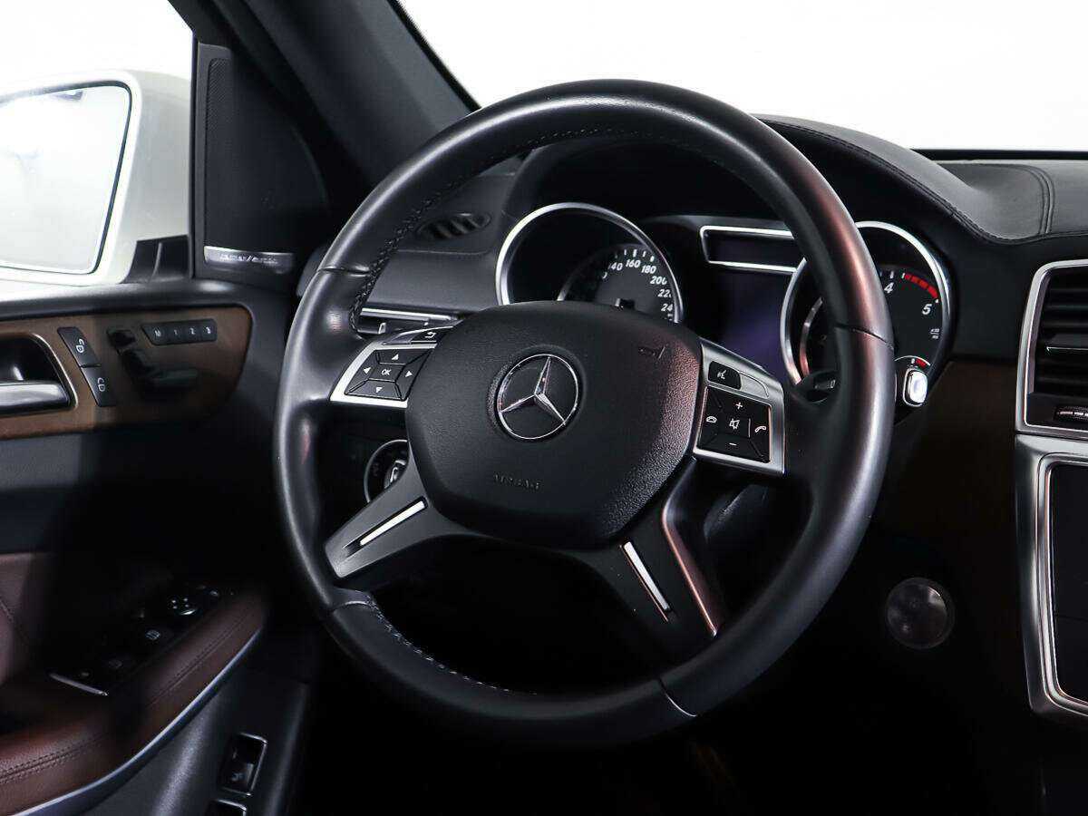 Mercedes-Benz GL-Класс с пробегом — 2014 год. Фото: #13