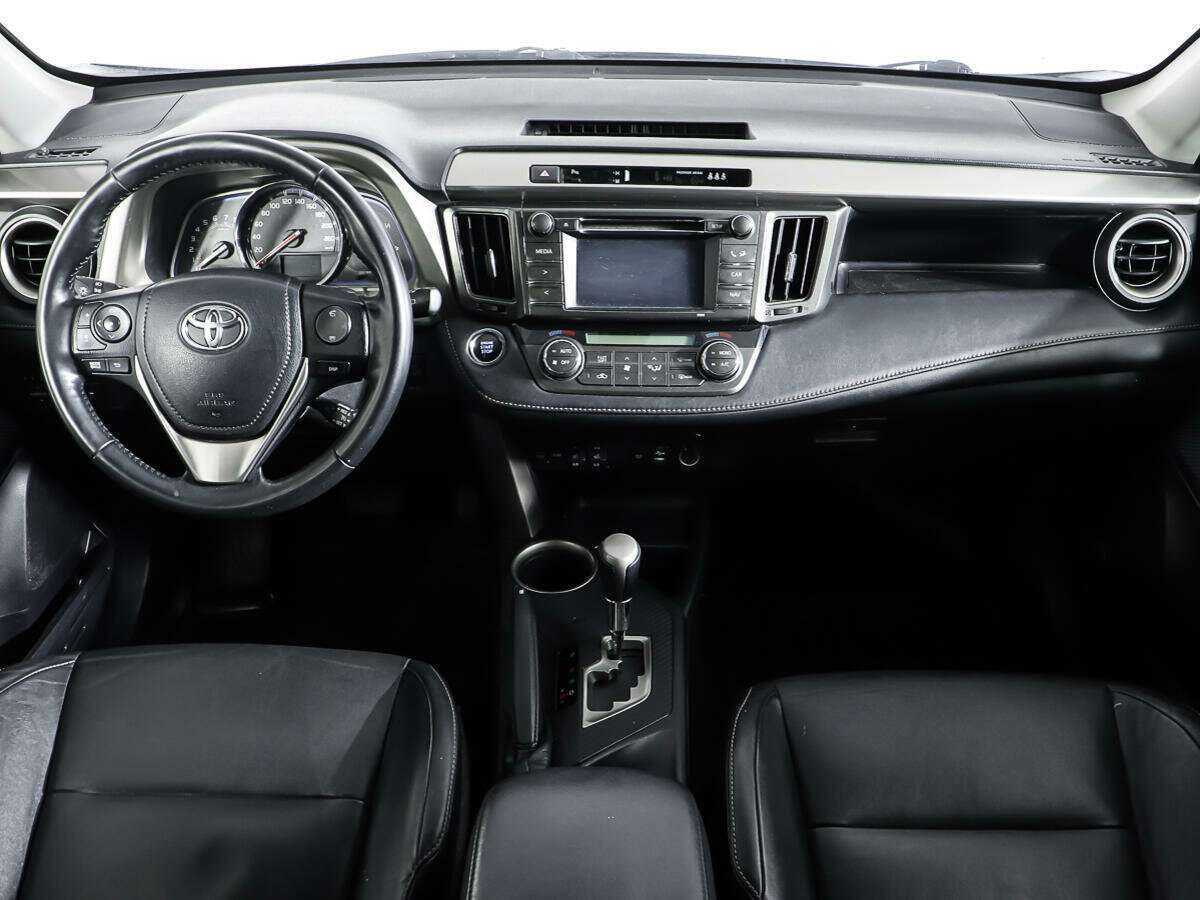 Toyota RAV4 с пробегом — 2014 год. Фото: #11