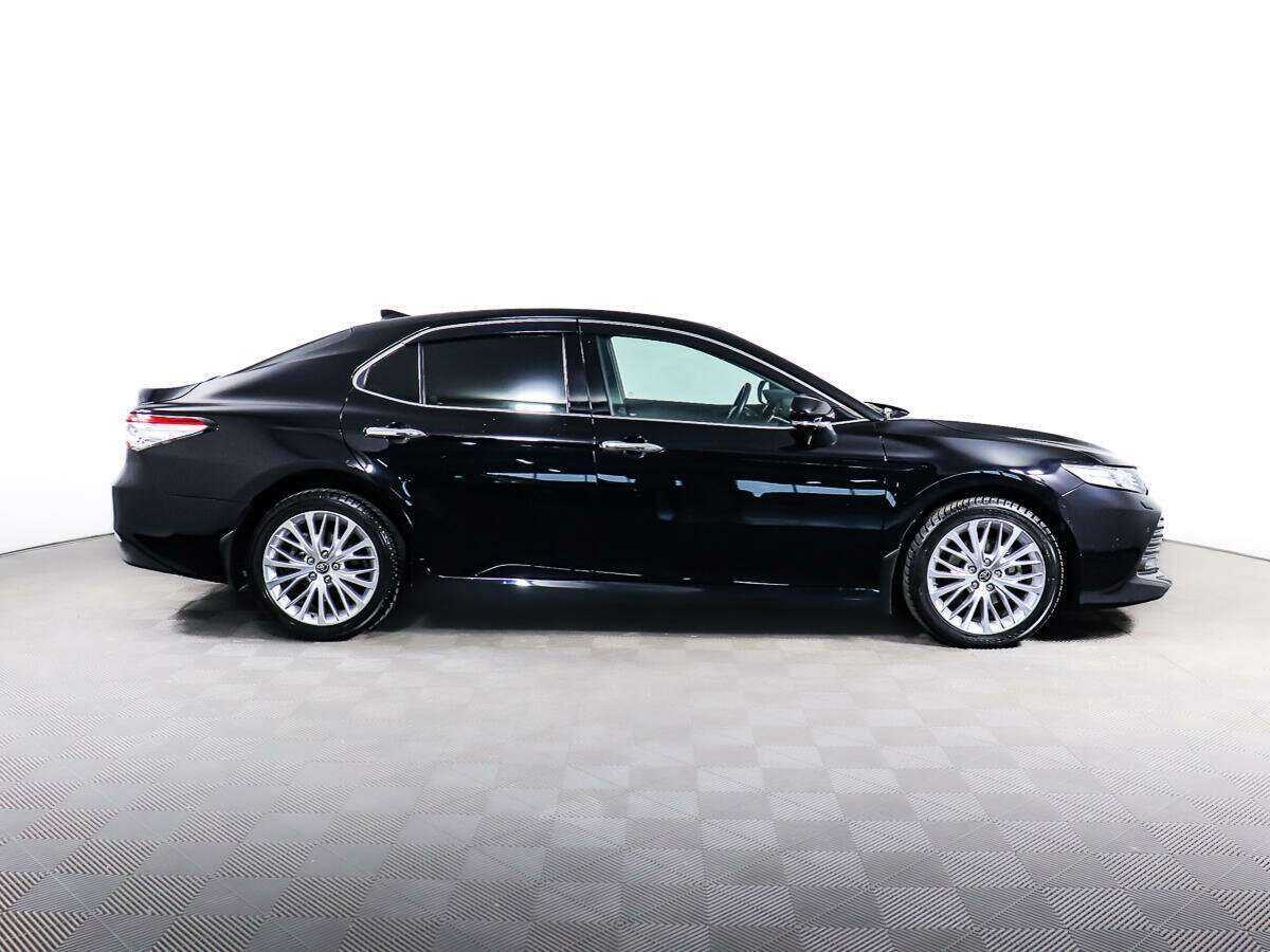 Toyota Camry с пробегом — 2019 год. Фото: #3