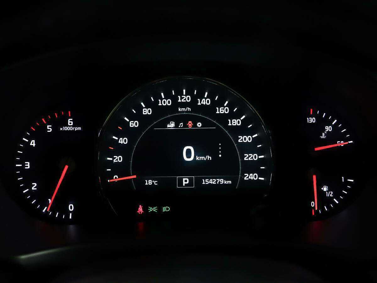 Kia Sorento с пробегом — 2015 год. Фото: #12