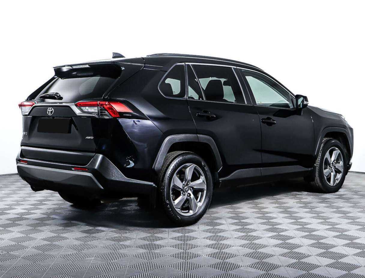 Toyota RAV4 с пробегом — 2021 год. Фото: #4