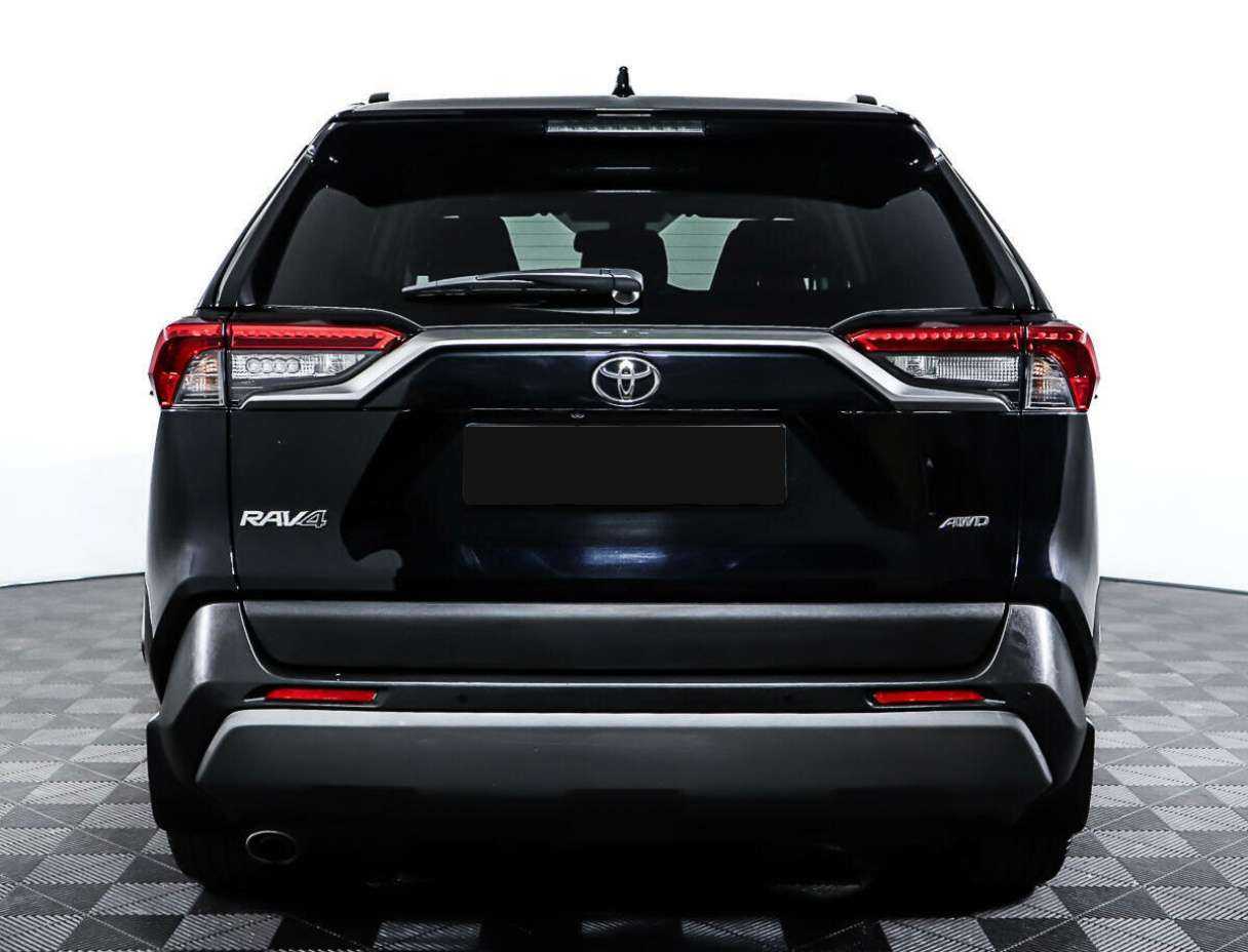 Toyota RAV4 с пробегом — 2021 год. Фото: #5