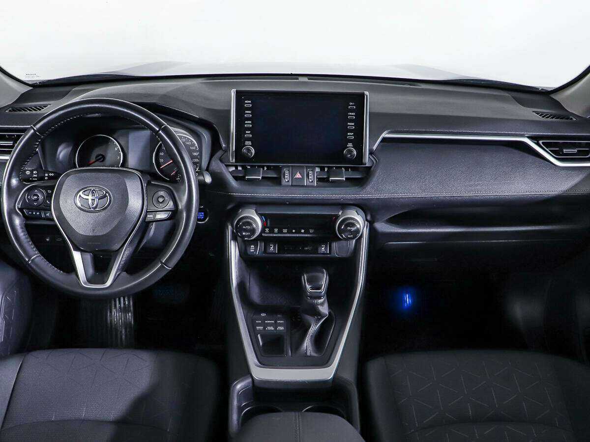 Toyota RAV4 с пробегом — 2021 год. Фото: #10