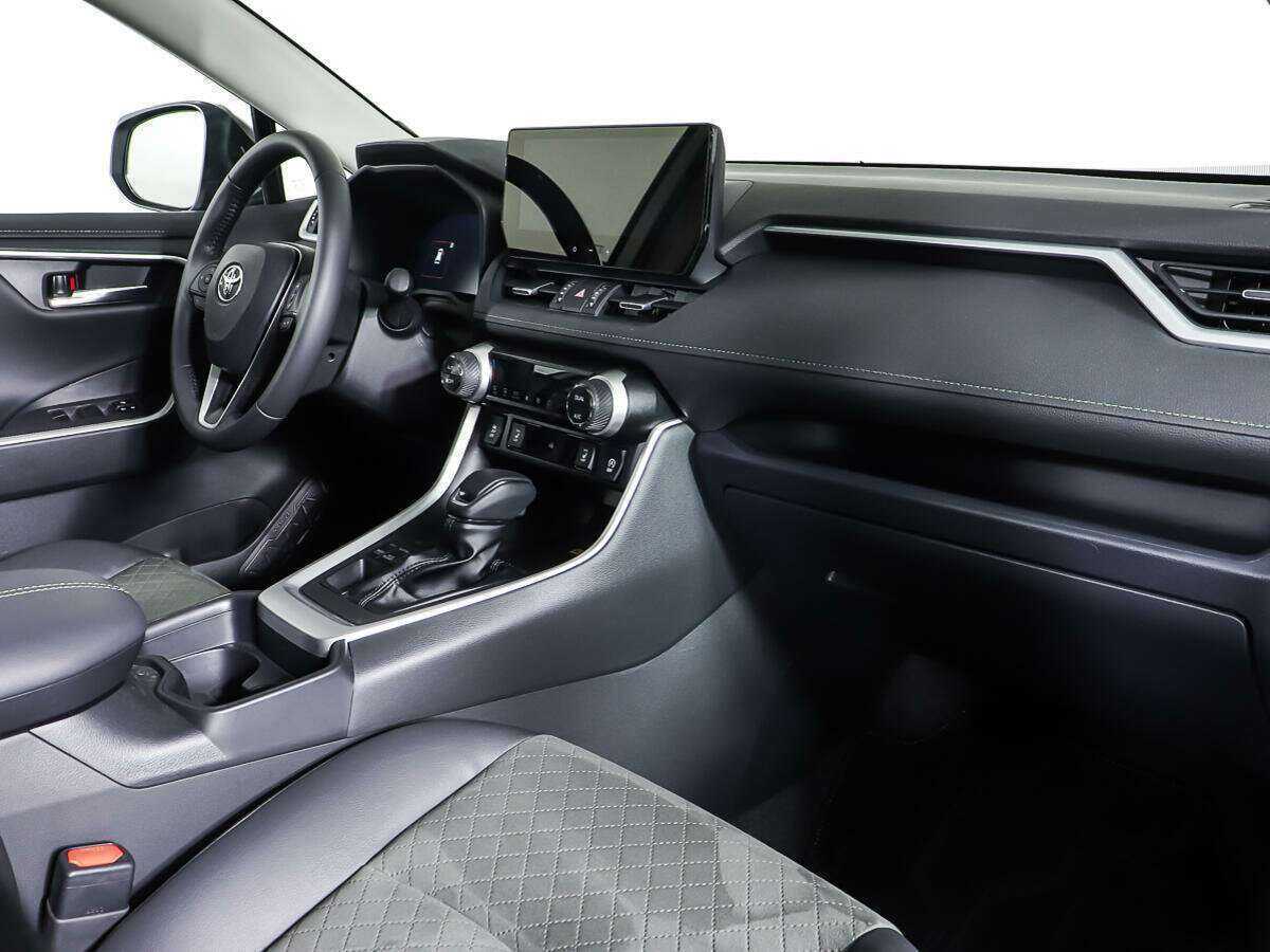 Toyota RAV4 с пробегом — 2023 год. Фото: #7
