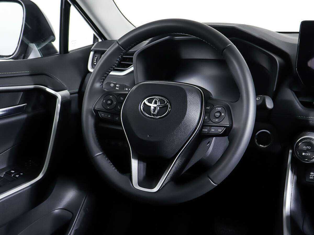 Toyota RAV4 с пробегом — 2023 год. Фото: #13
